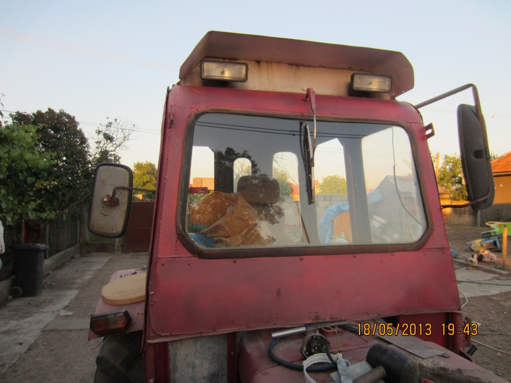 cabina de tractor u445 | arhiva Okazii.ro