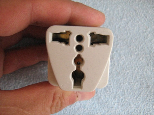 ADAPTOR pentru stecker model SUA sau Anglia