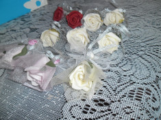 flori nunta pt invitati foto