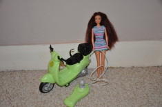 Barbie cu scuter foto