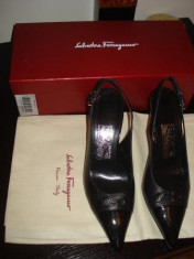 Pantofi stiletto din piele Salvatore Ferragamo, nr 35, originali, brand de lux foto