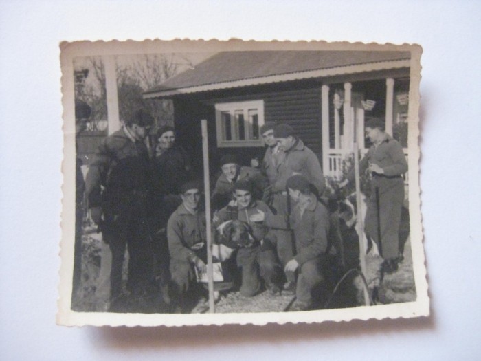 REDUCERE 70%! FOTOGRAFIE CU LEGIONARI IN TABARA DE LA BREAZA DIN 1936 foto mare REDUCERE 70%! FOTOGRAFIE CU LEGIONARI IN TABARA DE LA BREAZA DIN 1936 foto mare