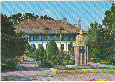 CP circulata 1975,Tarnaveni,casa de cultura,statuie foto