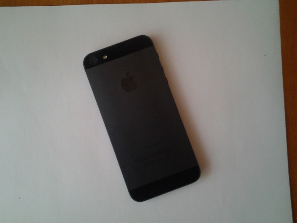 Vand Iphone 5, 16GB, stare perfecta, Negru, Smartphone, Neblocat | Okazii.ro