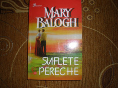 SUFLETE PERECHE - MARY BALOGH foto