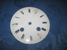 Cadran din portelan vechi pentru ceas cu 2 chei- 9.5 cm. foto