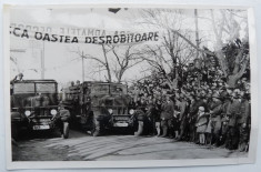 Chisinau , defilarea trupelor motorizate pe B - dul Alexandru cel Bun , 1941 foto