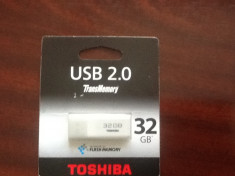 Usb Flash Drive Toshiba 32 GB foto