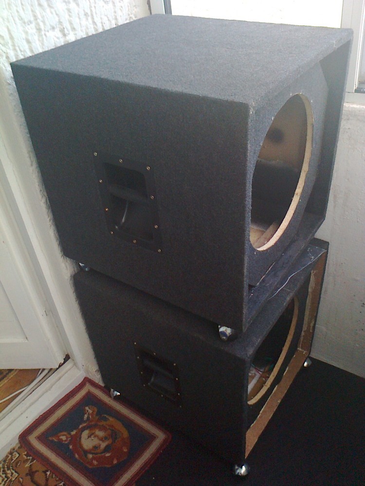 Incinte profesionale subwoofer 15 inch, 2 bucati, aproape noi, din MDF de 2  cm grosime | arhiva Okazii.ro