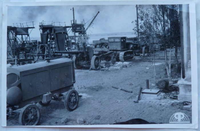 Fotografie de propaganda, Marele Cartier General, Tehnica militara sovietica capturata de Armata Romana, Odesa, 1941