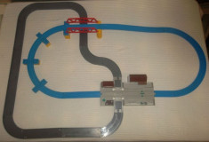 TOMY TRACKMASTER Thomas the Tank Engine - Elsbridge Train Track Set - ( transport gratuit la plata in avans ) foto