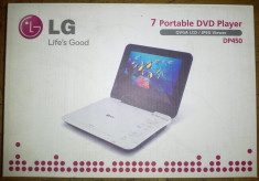 DVD portabil LG DP450 foto