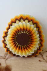 Perna decorativa &amp;quot;floarea soarelui&amp;quot;, 35 cm diametru foto