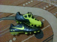 NIKE T90 foto