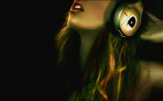 TABLOU MODERN CANVAS STUDIO SEXY GIRL MUSIC HEADPHONES ASCULTA CASTI foto