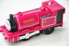 TOMY/TrackMaster trenulet baterii - Thomas and Friends locomotiva motorizata SKARLOEY - transport GRATUIT la plata in avans foto