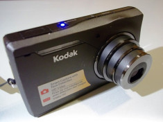 Aparat foto ultracompact Kodak EasyShare M1033,rezolutie 10Mpx+acumulator foto