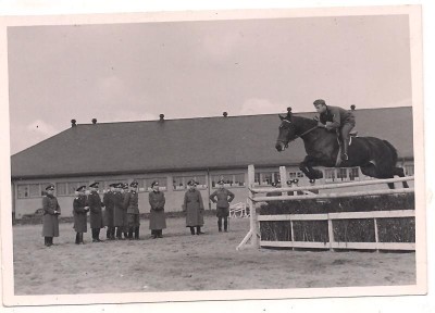foto-Militari din perioada RSR-concurs de calarie foto