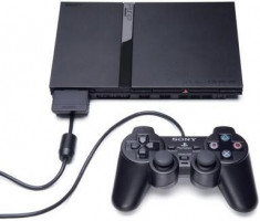 Consola Sony PlayStation 2 Slim (PS2) + 2x Controller Sony DualShock 2 + 1x Memory Card Sony 8MB + 15 jocuri originale - toate in stare foarte buna foto