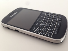 BLACKBERRY 9900 BOLD TOUCH BLACK stare foarte buna , necodat + ACCESORII !! foto