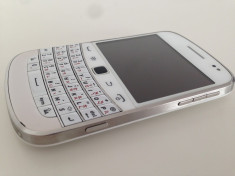 BLACKBERRY 9900 BOLD TOUCH WHITE stare foarte buna , necodat , PACHET COMPLET !! foto