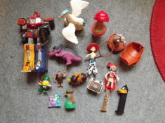 Set jucarii McDonalds Happy Meal din 2000 si mai recente si figurine desene animate, Pez, robot Bandai foto