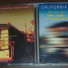 CD JAZZ: CALIFORNIA GUITAR TRIO WITH SPECIAL GUESTS TONY LEVIN AND PAT MASTELOTTO (LIVE AT THE KEY CLUB, HOLLYWOOD - 2001)