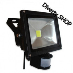 Proiector LED 10 W .Exterior. Senzor miscare. Senzor lumina. foto