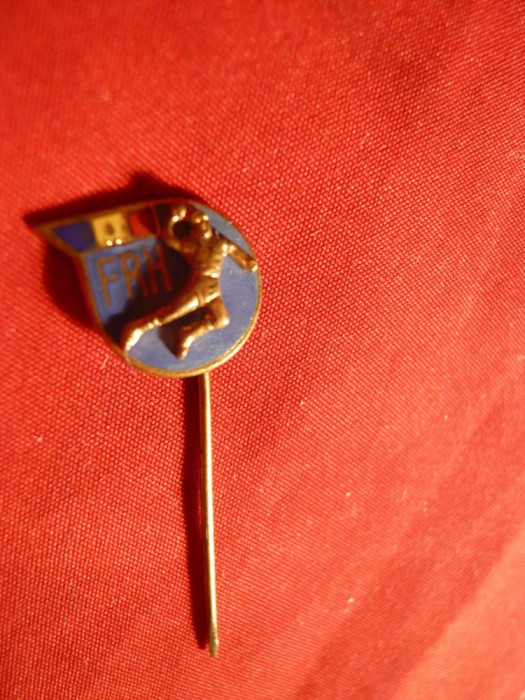 Insigna veche Federatia Romana Handbal ,h=1,3 cm