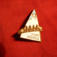 Insigna veche Cupa Vointa , h= 2,6 cm