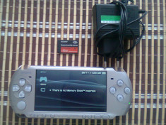 psp 3004 , white , modat cu card sony de 16 GB foto