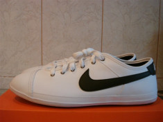 tenisi Nike Flash Leather Men Shoe din piele marimea 44 albi foto