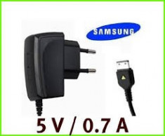 INCARCATOR SAMSUNG D780 ORIGINAL NOU CULOARE NEAGRA foto