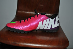 Ghete fotbal Nike Mercurial foto