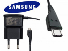 INCARCATOR SAMSUNG GALAXY S DUOS S7562 ORIGINAL CU MUFA MICROUSB MODEL ETAOU10EBE Tensiune 5V Amperaj 700mA foto