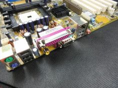 Placa de baza ASUS K8V-F/S cu procesor AMD SEMPRON 64 3000+ si cooler foto