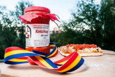 Ketchup de casa delicios foto