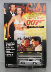 James Bond Aston Martin DB5, Johnny Lightning, 1/64 foto