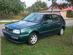 Dezmembrez Volkswagen Golf 3 1.8 benzina automatic. Trimit piese prin servicii de curierat oriunde in tara la preturi foarte mici foto