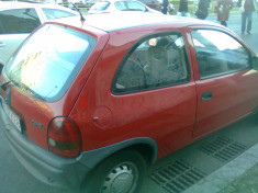 Dezmembrez opel corsa b foto