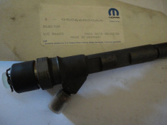 INJECTOR CHRYSLER VOYAGER JEEP GRAND CHEROKEE 2.5 CRD 2.8 CRD DUPA 2001 - ORIGINAL 05066820AA foto