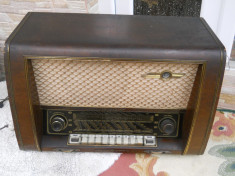 METEOR LOEWE OPTA -RADIO VECHI 1955-1956 -FUNCTIONEAZA foto