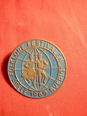 Insigna Festival Folcloric Suedia 1969 foto