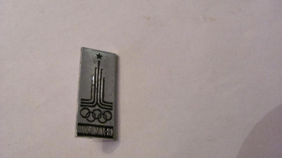 CY - Insigna Sport &amp;quot;Olimpiada 1980 Moscova URSS (Rusia) / varianta 1 foto