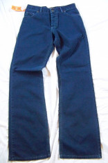 LICHIDARE DE STOC! ART. 156 Pantaloni barbati indigo simpli usor evazati talie inalta W 31 Talie 80 cm Lungime 112 cm foto