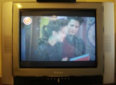 Televizor Haier 21F9B-S CRT ecran plat 21&amp;quot; 54 cm foto