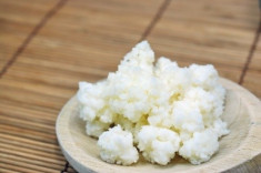 vand chefir de lapte, kefir (ciuperca tibetana) foto