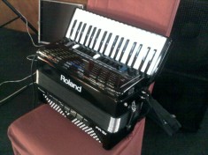 Vand Roland FR 3X negru impecabil la super pret! foto