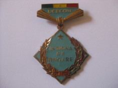 INSIGNA DE ONOARE UCECOM foto