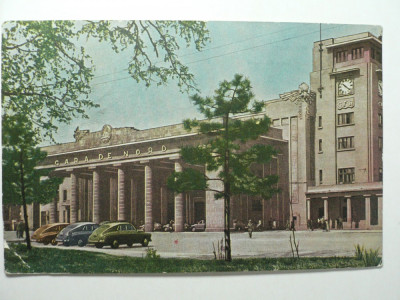 BUCURESTI - GARA DE NORD - STATIE TAXI CU AUTOTURISME SOVIETICE MARCA &amp;#039;POBEDA &amp;#039; - ANII &amp;#039;50 foto